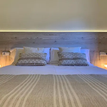 L'heura Holiday home Navata